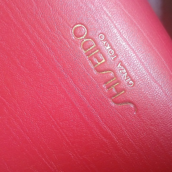 New ShiseidoVibrant Red RARE!!! VERY HARD TO FIND! LARGE DOUBLE ZIP Cosmetic Bag - Picture 10 of 11